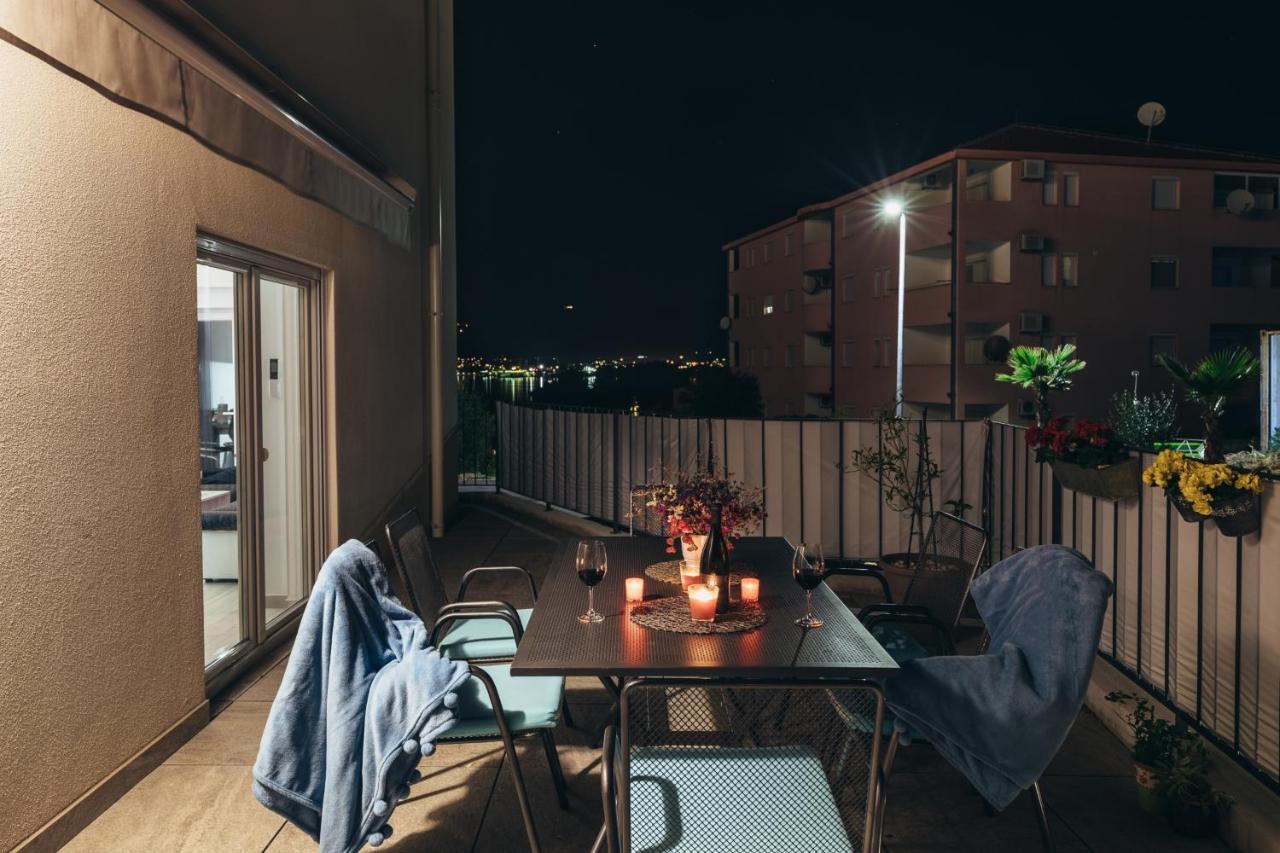 Apartment Gina Trogir Eksteriør bilde